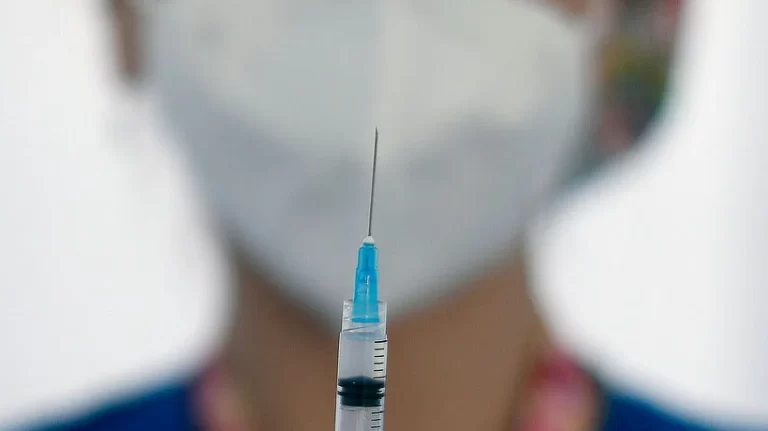 LLAMADO A VACUNARSE CON LA DOBLE