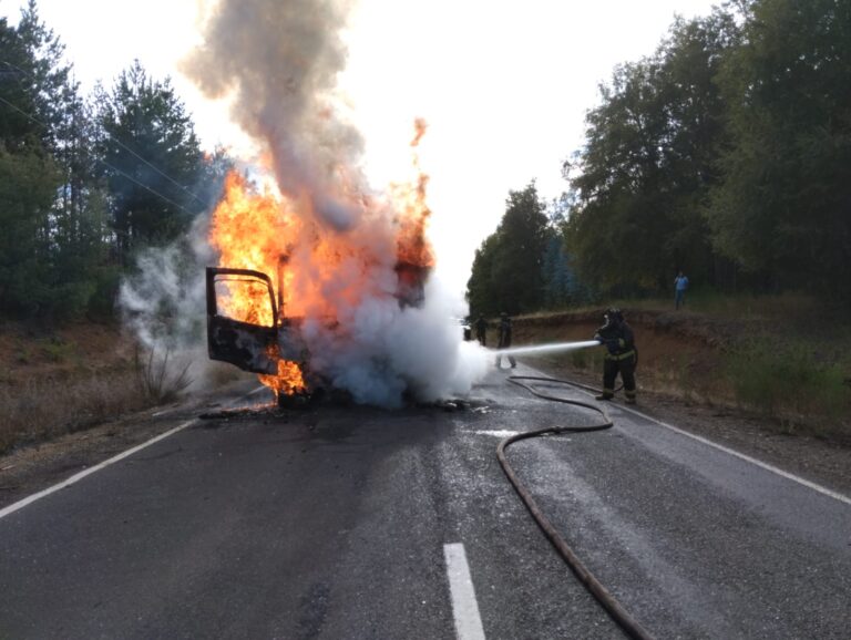 DOS CAMIONES INCENDIADOS EN COLLIPULLI