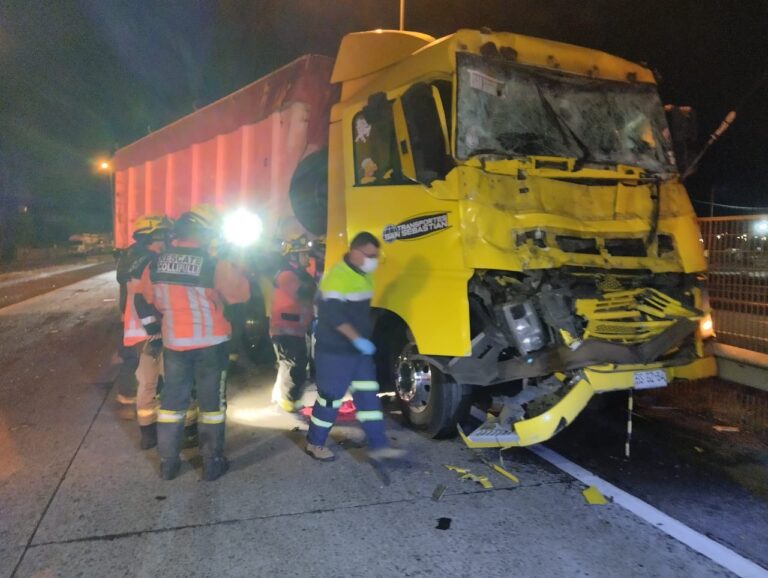 UN HERIDO EN COLISION DE CAMIONES