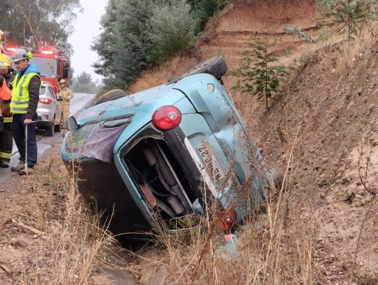 VOLCAMIENTO DE AUTOMOVIL EN RUTA 22, DEJA UNA MUJER HERIDA