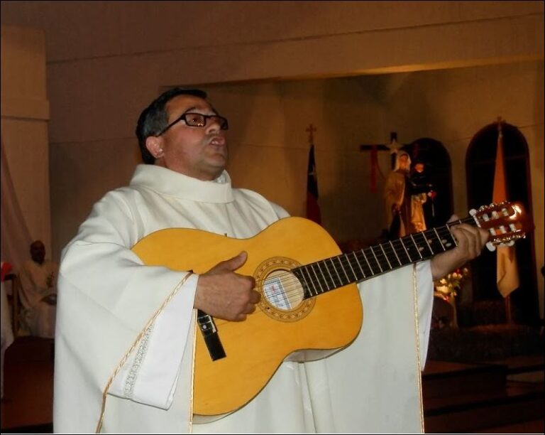CURA PARROCO DE COLLIPULLI, TRASLADADO AL SEMINARIO VICENTINO EN SANTIAGO, SACERDOTE MISAEL REYES VUELVE  A ESTA CIUDAD