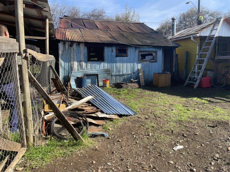 INCENDIO DESTRUYE VIVIENDA HABITADA POR VENEZOLANOS
