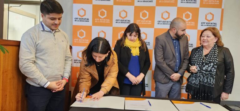 COMPLEJO EDUCACIONAL FIRMA CONVENIO CON CFT ARAUCANIA