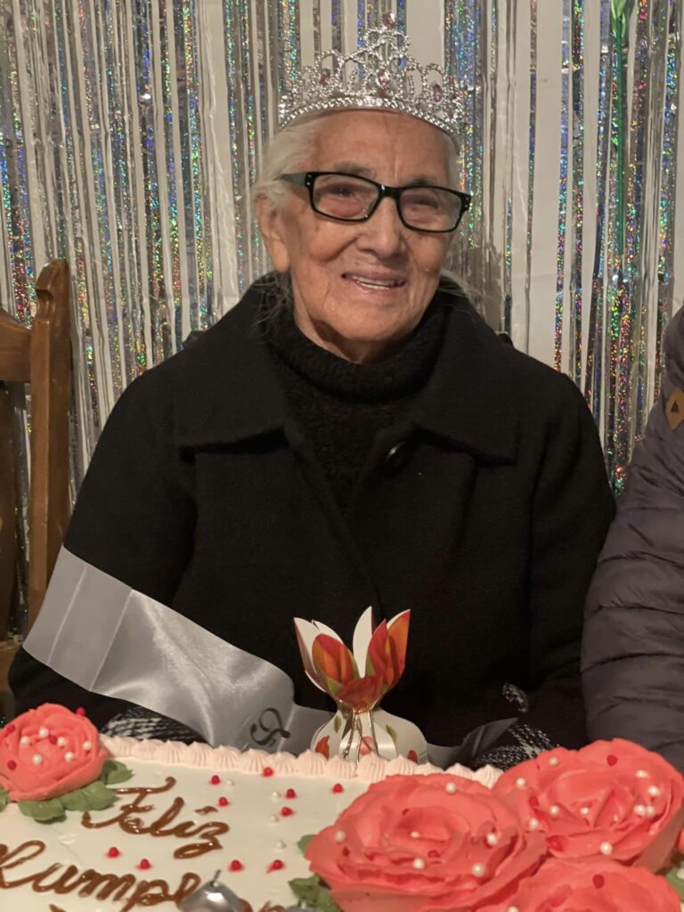 102 AÑOS DE VIDA DE CONOCIDA VECINA