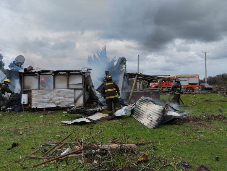 INCENDIO DESTRUYE MODESTA VIVIENDA CAMPESINA