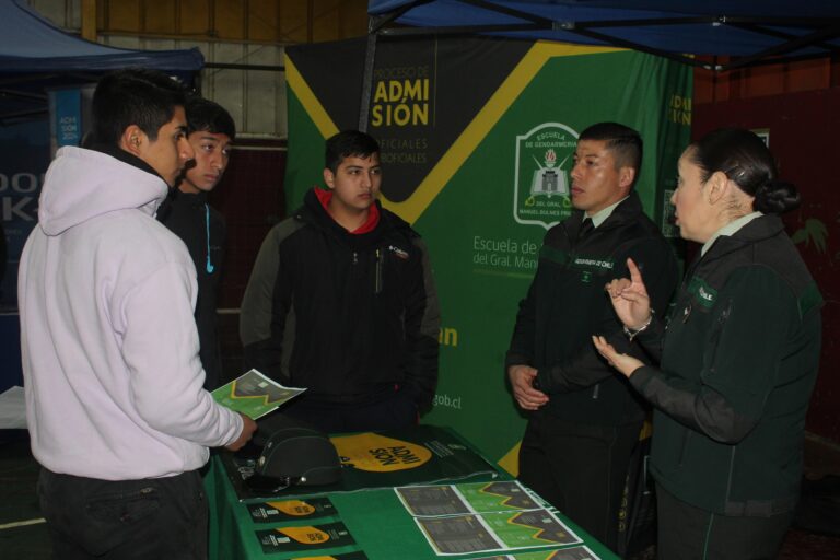 FERIA UNIVERSITARIA  ACAPARO LA ATENCION DE JOVENES LICEANOS