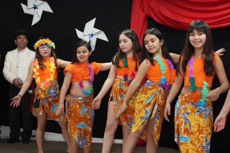 LAS ESCUELAS CELEBRAN FIESTAS PATRIAS: ESCOLARES NOS DAN GRAN LECCION