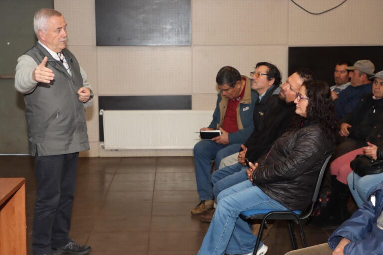 EXITOSA Y  PROVECHOSA CHARLA TALLER SOBRE APICULTURA