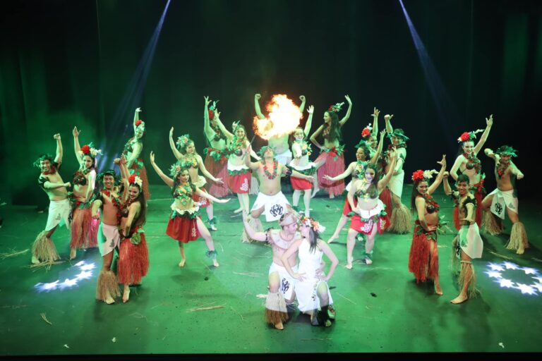 BALLET FOLKLÓRICO DE  COLLIPULLI BRILLA EN EL NUEVO ESCENARIO DEL TEATRO MUNICIPAL