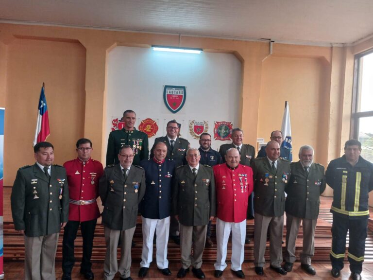 BOMBEROS CELEBRA EL MERECIDO RECONOCIMIENTO A VOLUNTARIO PRIMERINO  COMO INSTRUCTOR HONORARIO DE LA ACADEMIA NACIONAL DE BOMBEROS
