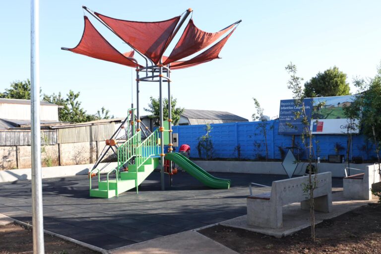 INAUGURACIÓN DE PLAZOLETA PEMEHUE Y RENOVACIÓN DE JUEGOS INFANTILES EN CAUPOLICÁN: UN IMPULSO PARA EL BIENESTAR COMUNITARIO