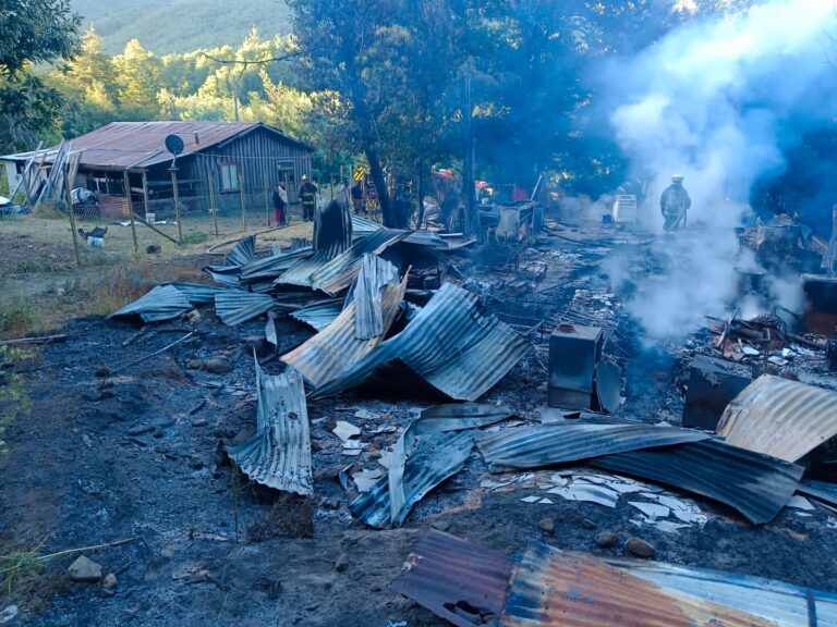 INCENDIO  REDUCE A CENIZAS VIVIENDA EN SECTOR RURAL