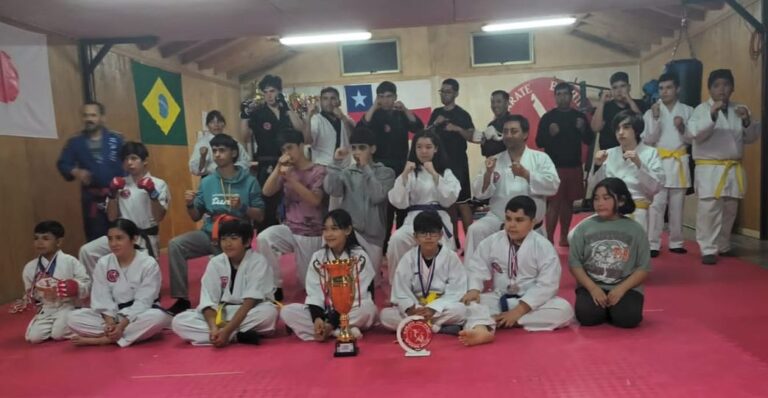 Ceremonia de Distinciones en la Escuela   de Karate «Bushido Collipulli»