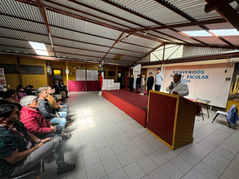 FRONTEL ENTREGA UTILES ESCOLARES