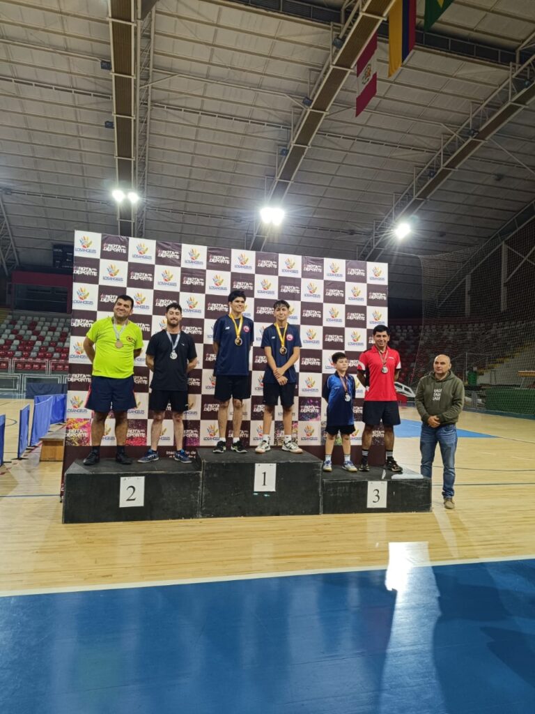 EXCELENTE PAPEL DEPORTIVO DE TENIMESISTAS COLLIPULLENSES EN LOS ANGELES