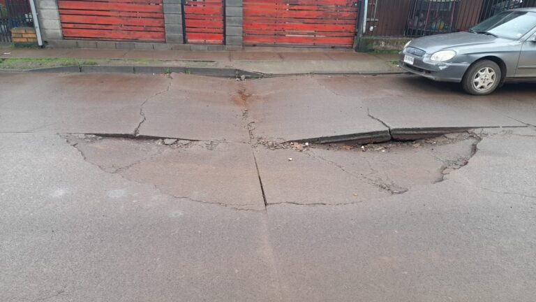 Calle Bella Ilusión en Villa Cordillera: Un Peligro Público que Exige Acción Inmediata
