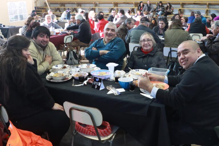 TERCERA VERSIÓN DEL ESTOFADO CORDILLERANO EN VILLA RÍO AMARGO: UNA FIESTA DE SABORES Y TRADICIONES