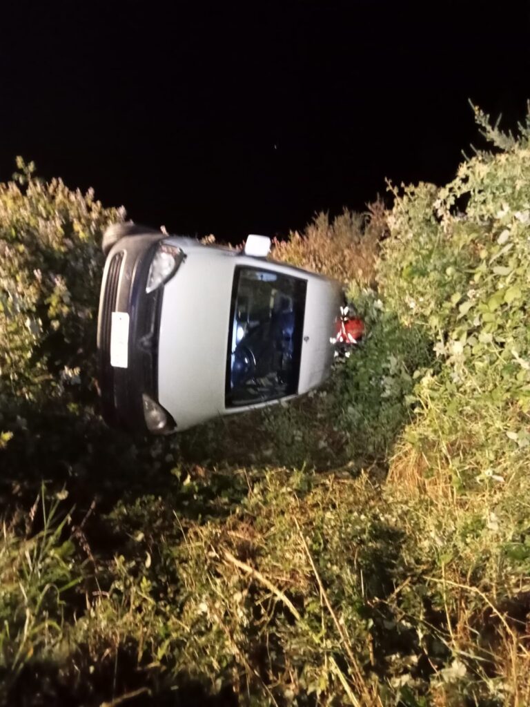 DOS LESIONADOS TRAS VOLCAMIENTO DE FURGÓN EN LA RUTA 5 CERCA DE COLLIPULLI