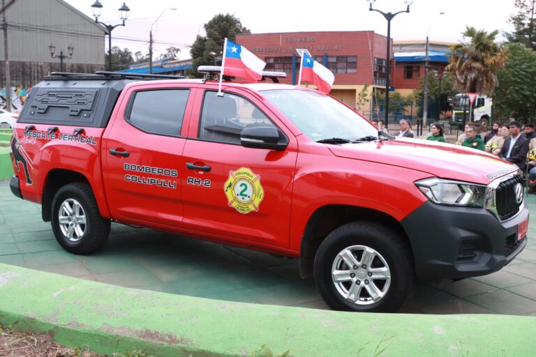 NUEVA CAMIONETA 4X4 Y EQUIPAMIENTO ESPECIALIZADO PARA BOMBEROS
