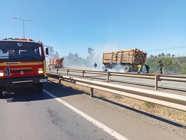 ARDE CARRO DE CAMION EN RUTA 5