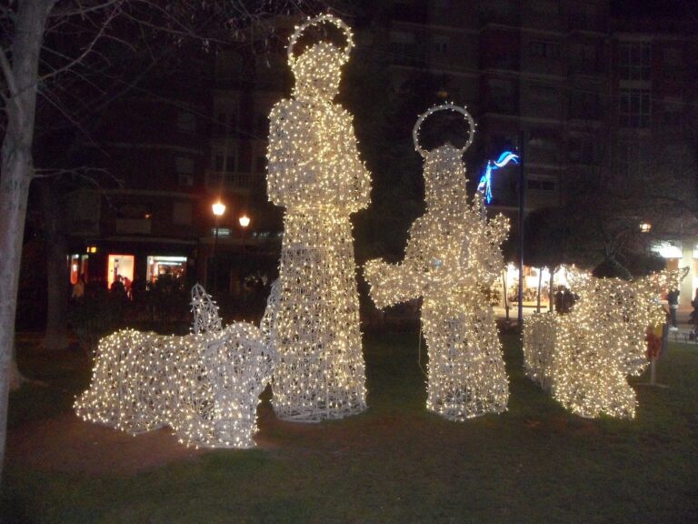 FALTAN ADORNOS NAVIDEÑOS EN COLLIPULLI: UN LLAMADO A DEVOLVER LA MAGIA DE LA NAVIDAD