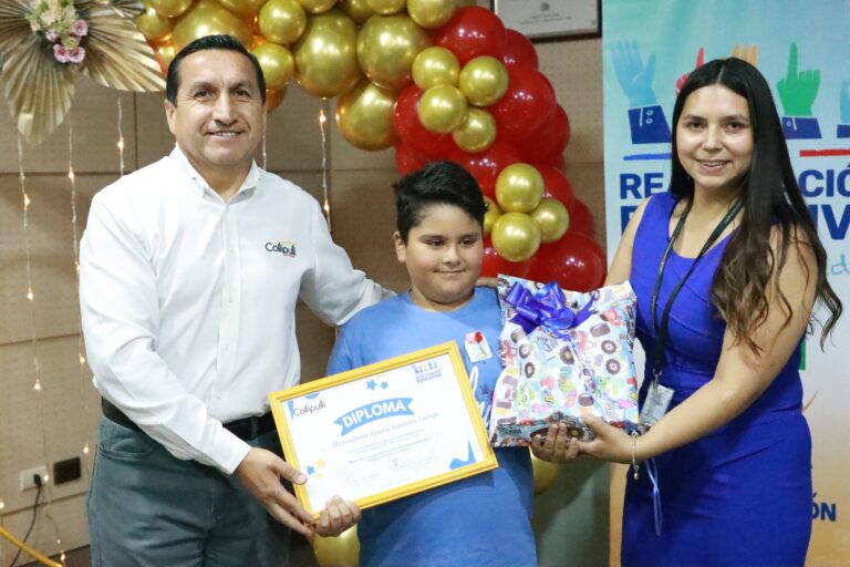 ESTUDIANTES DE COLLIPULLI RECIBEN ESTÍMULO A LA ASISTENCIA PROGRESIVA EN EL SEGUNDO SEMESTRE  AÑO ESCOLAR 2024