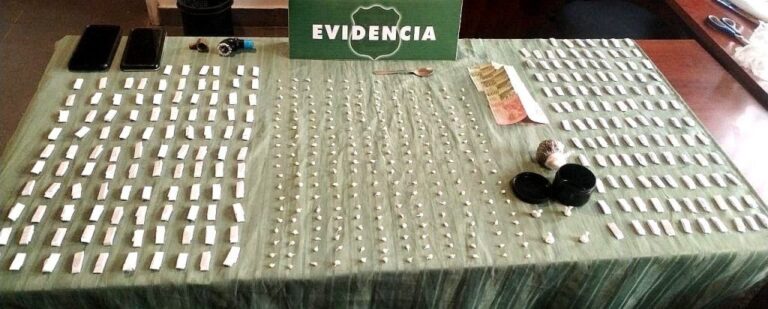 CARABINEROS DETIENE A DOS SUJETOS POR LEY 20.000 EN MININCO