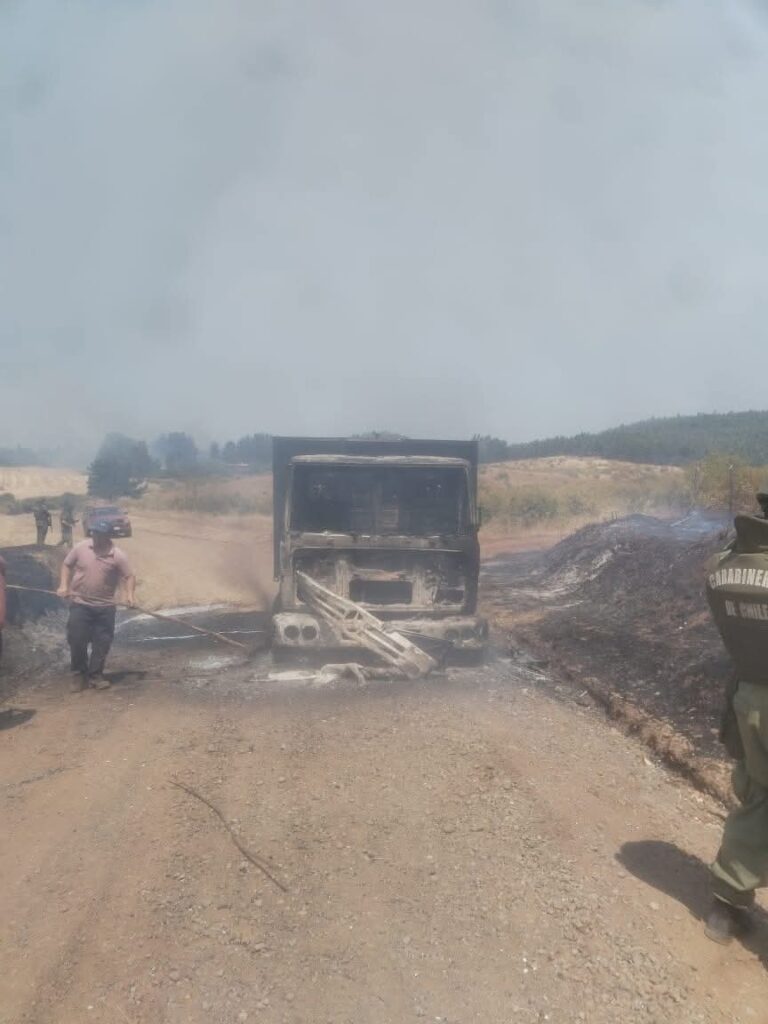 ATAQUE INCENDIARIO Y ROBO DE CAMIONETA