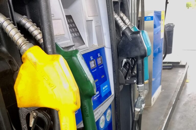 FUERTE ALZA DE LOS COMBUSTIBLES