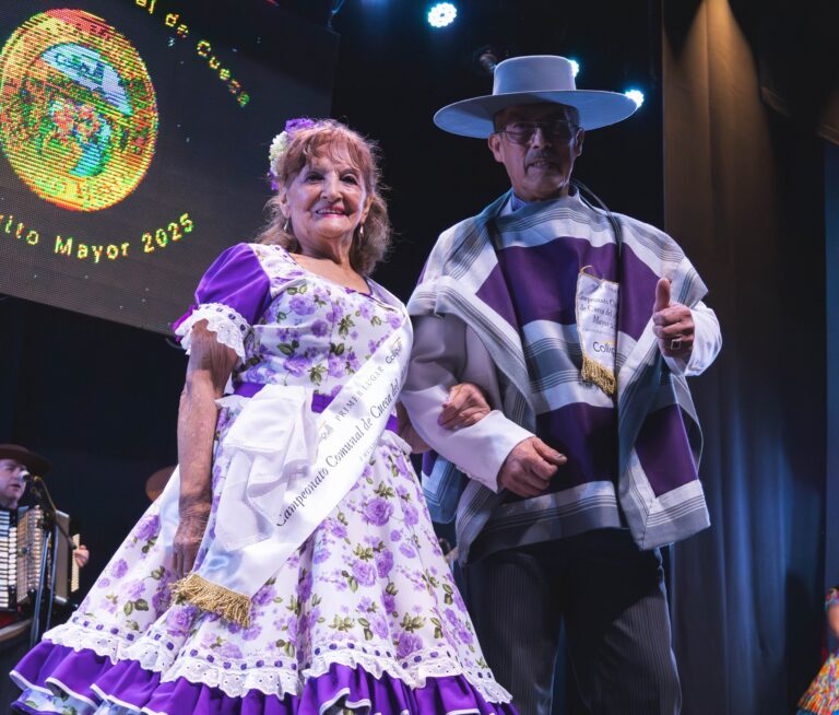 TRADICION, ENTUSIASMO Y TALENTO MARCARON CAMPEONATO COMUNAL DE CUECA DEL ADULTO MAYOR