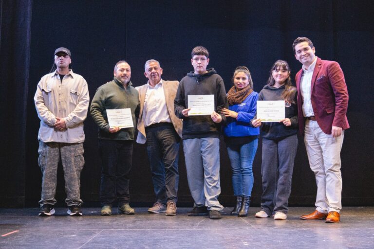 Collipulli apuesta por su semillero deportivo: 80 talentos reciben apoyo económico municipal