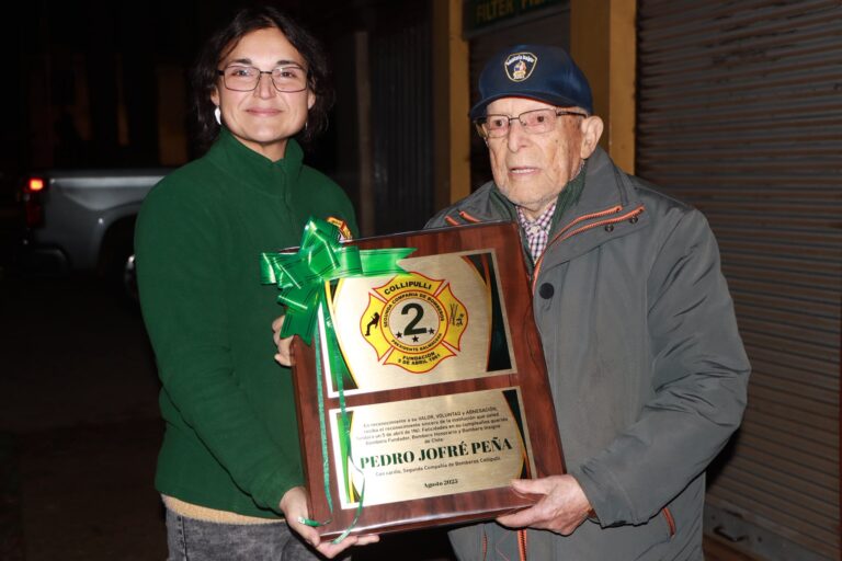 BOMBERO HONORARIO E INSIGNE DE CHILE  PEDRO JOFRÉ PEÑA CELEBRÓ 95 AÑOS CON EMOTIVO HOMENAJE