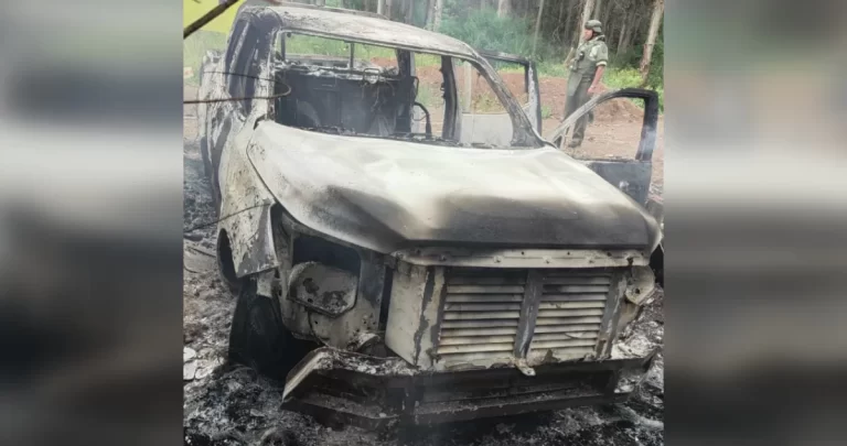 ATACAN CAMIONETA DE EMPRESA FORESTAL
