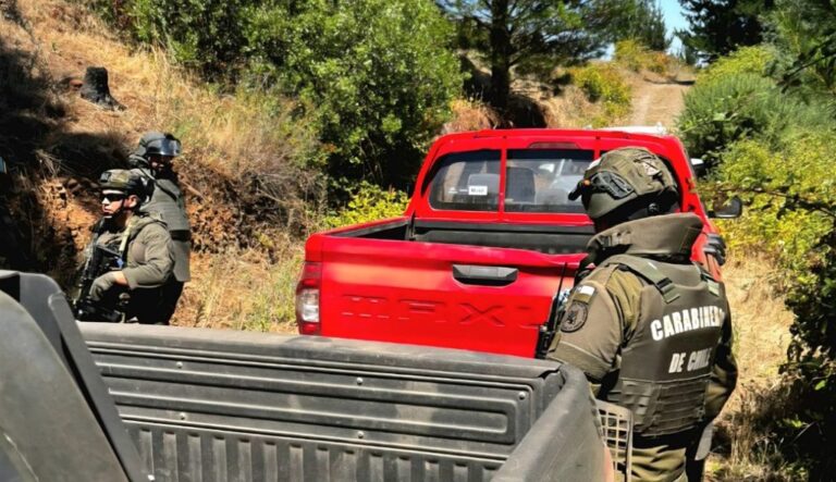 Recuperan camioneta robada por encapuchados a trabajadores de Vialidad en Angol