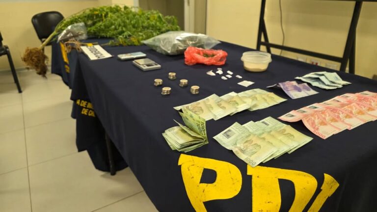 PDI DESARTICULA PUNTOS DE MICROTRÁFICO EN “TOMA CAUPOLICÁN DE COLLIPULLI: CINCO DETENIDOS Y MÁS DE 2 MIL DOSIS DE DROGA INCAUTADOS