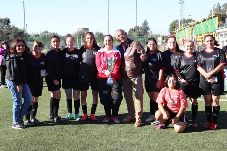 Liga Femenina cerró su campeonato con emotiva premiación en el Mes de la Mujer