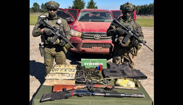 Carabineros recuperan camioneta robada, armas de fuego, munición y chaleco antibalas en Ercilla