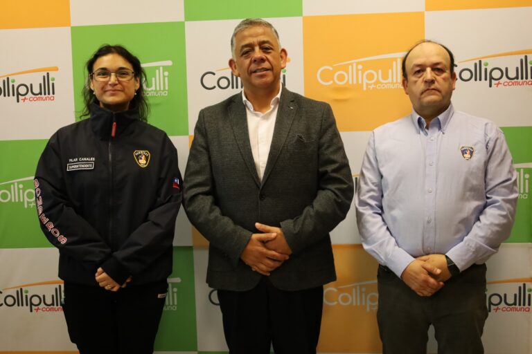Encuentro protocolar refuerza alianza entre municipio y Bomberos en Collipulli