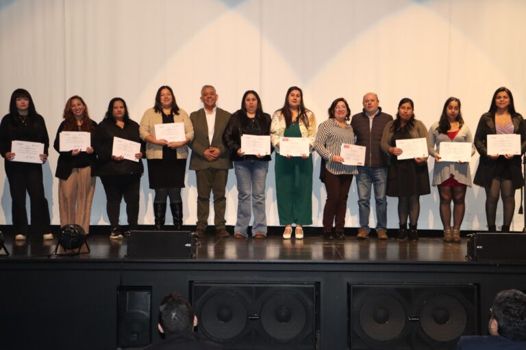 Mujeres protagonistas: 30 participantes reciben certificación tras proceso formativo en Collipulli