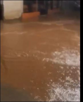 Intensas precipitaciones provocan anegamientos en calles céntricas y sectores poblacionales