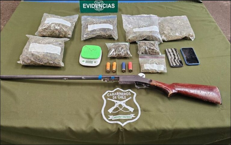 DETENIDO POR ALMACENAMIENTO DE  DROGA Y ARMA
