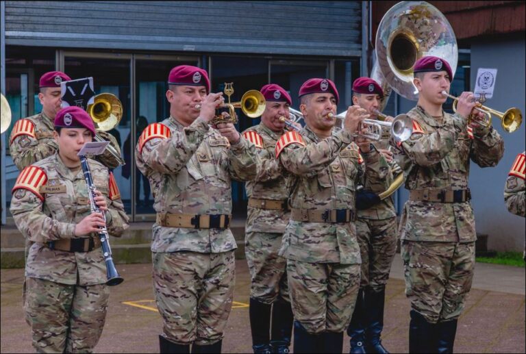Collipulli dio la bienvenida al Mes de la Patria con tradicional izamiento de la bandera