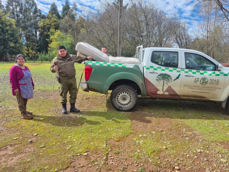 CARABINEROS PACI-COLLIPULLI LLEVAN APOYO A FAMILIA CARENCIADA