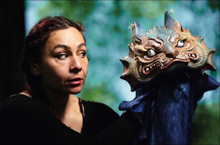 OBRA DE TEATRO: RICARDA, PRIMERA  BOMBARDA