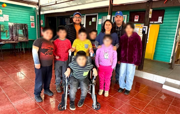 ROTARY CLUB COLLIPULLI ENTREGA SILLAS DE RUEDAS A ESCUELAS RURALES DE LA COMUNA