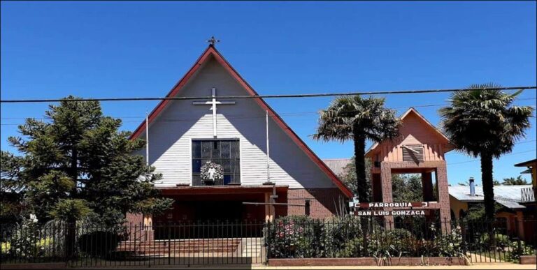 COLLIPULLI:    PARROQUIA SAN LUIS GONZAGA RECIBE A SUS NUEVOS ACÓLITOS
